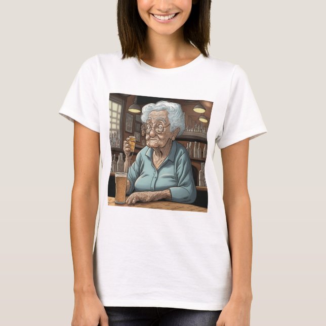 T-shirt Vielle dame qui boit une bière et une prise (Devant)