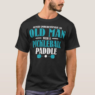 T-shirt Vieux homme avec chemise à pédales de basket