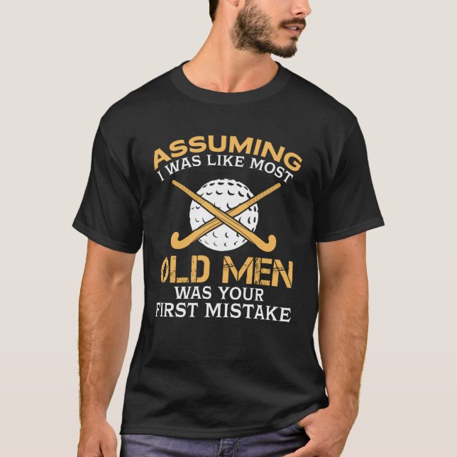 T-shirt Vieux hommes drôles qui aime l'hockey de champ (Devant)