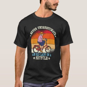 T-shirt Vintage Ne Sous-Estime Jamais Une Vieille Dame En 