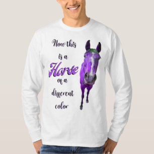 T-shirt Voici Un Cheval D'Une Couleur Différente, Violet