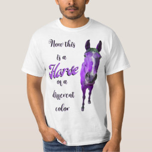 T-shirt Voici Un Cheval D'Une Couleur Différente, Violet