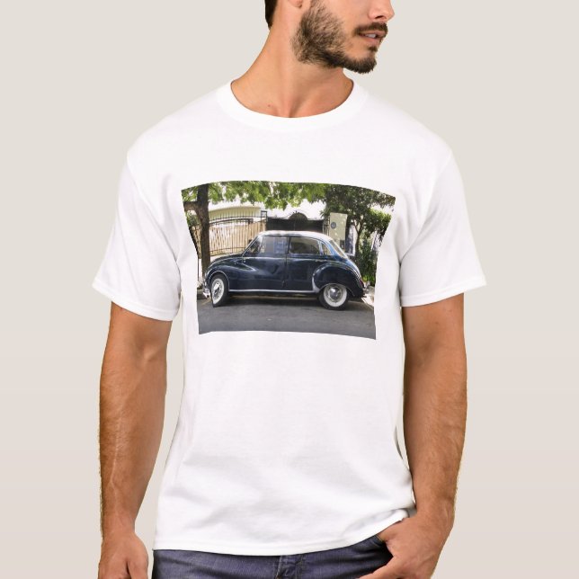 T-shirt Voiture Audi ancienne mais très bien entretenue. (Devant)