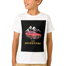 Voiture Vintage près de la montagne avec couleur r