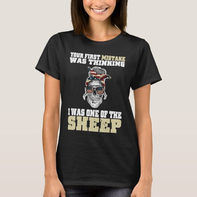 T-shirt Votre première erreur était de penser que j'étais  (Devant)