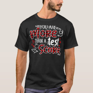 T-shirt Vous Êtes Plus Qu'Un Test Score Red Plaid Enseigna