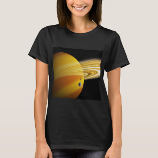 T-shirt Voyager passant au-dessus de Saturne