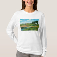 Vue de golfeur frappant la boule