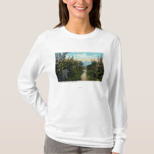 T-shirt Vue de ruelle de rose trémière du port