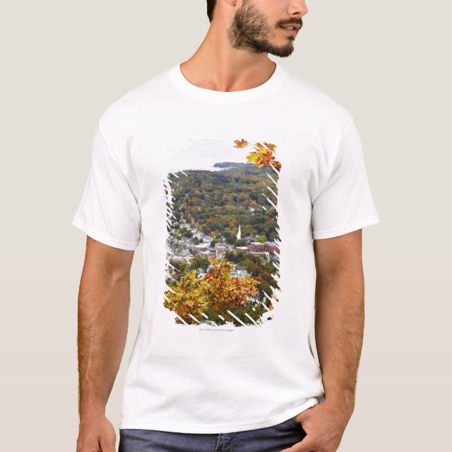T-shirt Vue d'état de collines de Camden par des arbres (Devant)