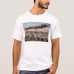 T-shirt Vue d'un dirigeable souple de zeppelin au-dessus