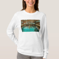 Vue intérieure des bains de natation