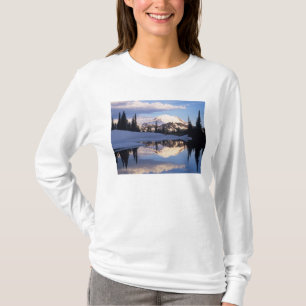 T-shirt WA, Mt. Rainier NP, Mt. Rainier et nuages