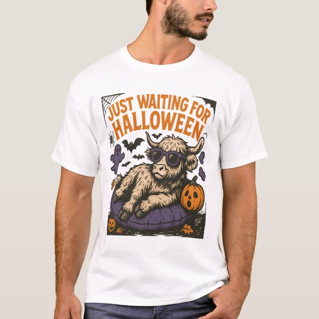 T-shirt Waiting For Halloween Highland Cow (Devant)