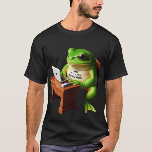 T-shirt WFH Manager Frog at Desk Humor Shirt (Devant)