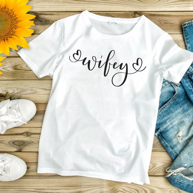 T-shirt Wifey Blanc moderne Noir Coeurs de script femmes (Créateur téléchargé)
