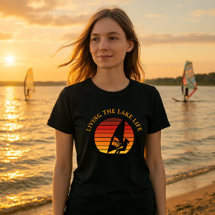 T-shirt Windsurf Girl Retro Sunset Lake Modèle de vie