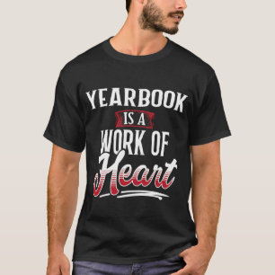 T-shirt YEARBOOK est une oeuvre d'oreille pour les femmes