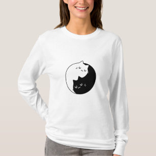T-shirt yin noir et blanc et le chat yang design d'amour