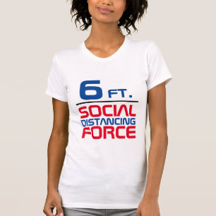 T-shirts de 2,5 m sur les femmes en train de danse
