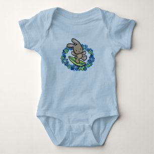 T-shirts pour bébés de Bunny à surf au chocolat