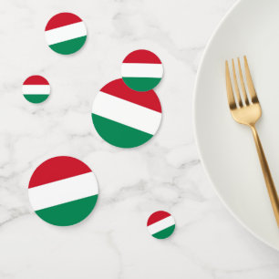 Table confetti avec drapeau de la Hongrie