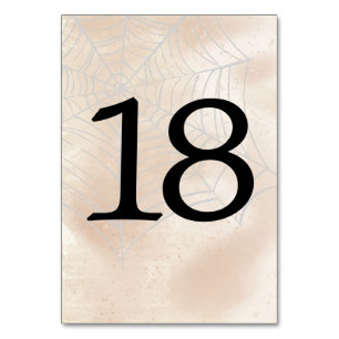 Table Éffrayant Petit Couple Numéro de tableau 18