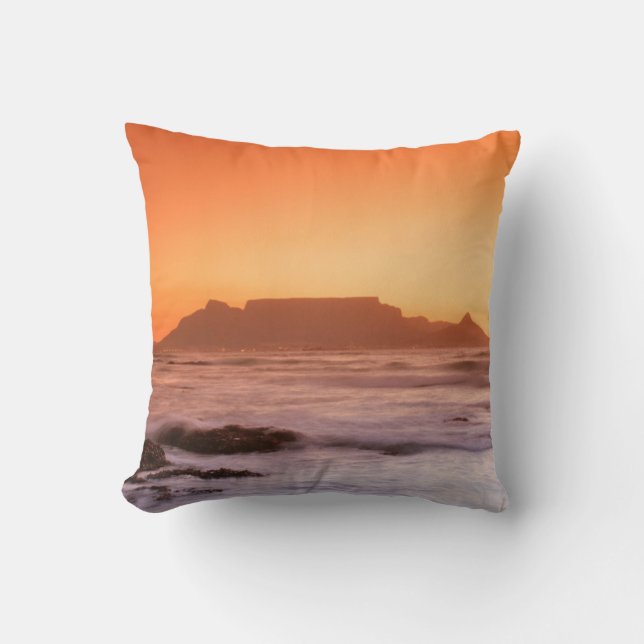 Table Mountain At Sunset, Bloubergstrand Throw Pillow (Front)