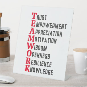 Table Travail d'équipe Mots positifs signe de piédestal
