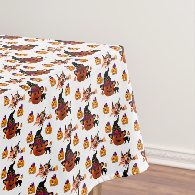 Tablecloth Halloween (In Situ)