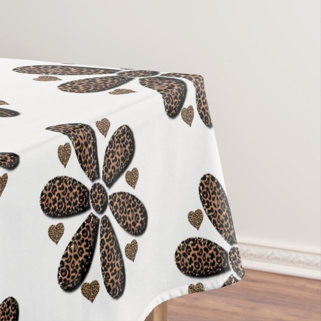 Tablecloth Leopard (In Situ)