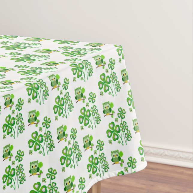 Tablecloth Saint Patrick's Day Owl (In Situ)