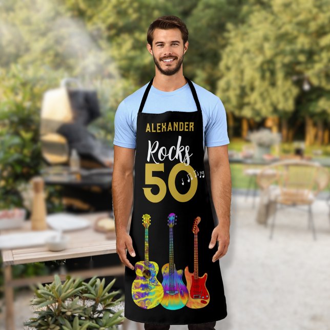 Tablier 50e anniversaire Guitar Rocks 50 Nom (Rock and roll 50th birthday funky psychedelic guitars gold typography personalized apron for him)