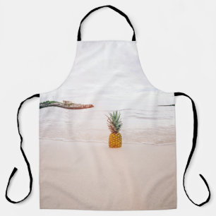 Tablier Ananas sur le sable près de la plage