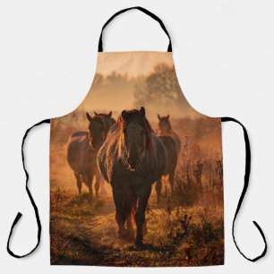 Tablier Chevaux sauvages : Rencontre intense avec le regar