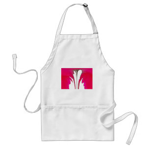 Tablier Chic rouge extraordinaire rose sous le ciel blanc.