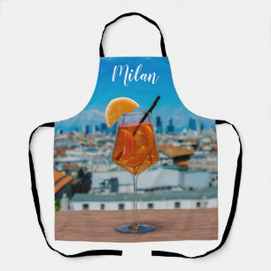 Tablier Cocktail Spritz sur une table avec vue sur Milan