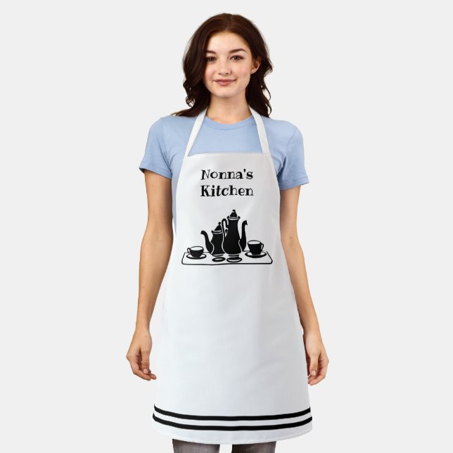 Tablier Cuisine de Nonna noir et blanc avec café (Porté)