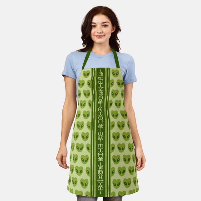 Tablier Cute Green Heart-Shaped Alien Your Name in Glyphs (Porté)