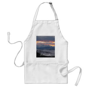 Tablier de coucher du soleil de montagne du