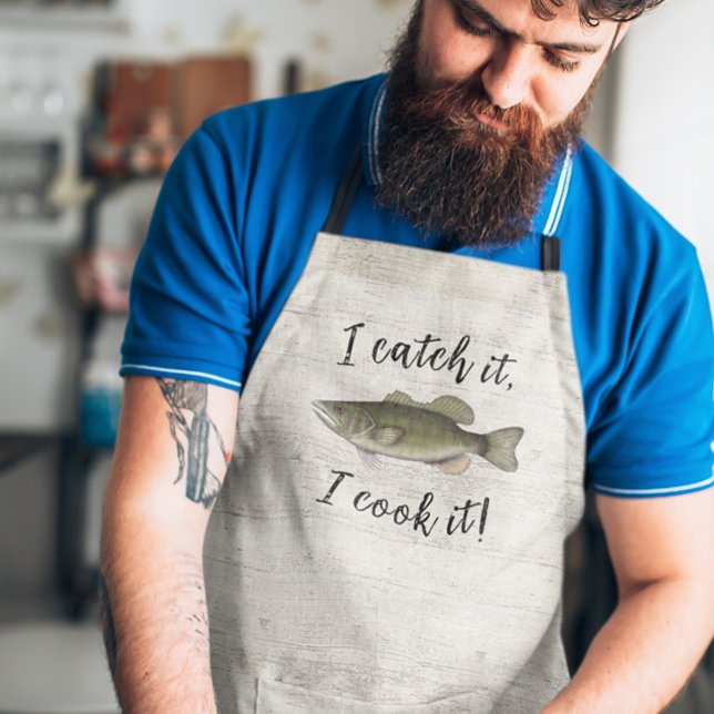 Tablier Drôle Chef Pêcheur Basse Poisson Simple Faune (With a wood grain background and stylish typography)