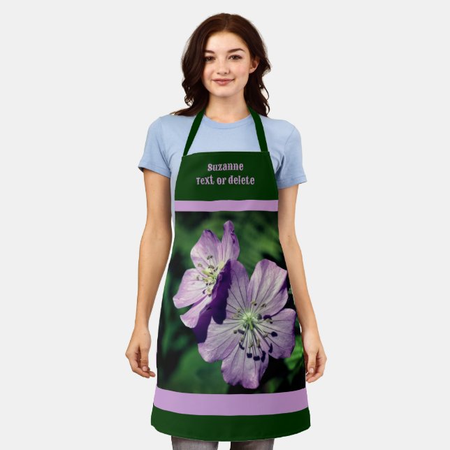 Tablier Fleur de géranium violet personnalisée (Porté)