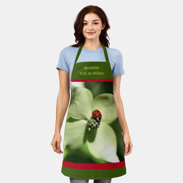 Tablier Ladybug Sur Fleur De Dogwood Personnalisé (Porté)