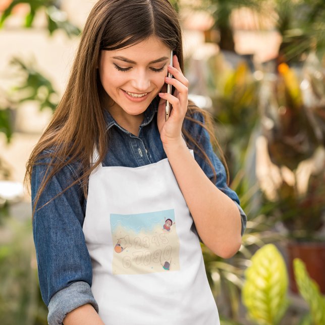 Tablier Les Enfants Écrivent Des Numéros Dans Le Sable Adu (Créateur téléchargé)