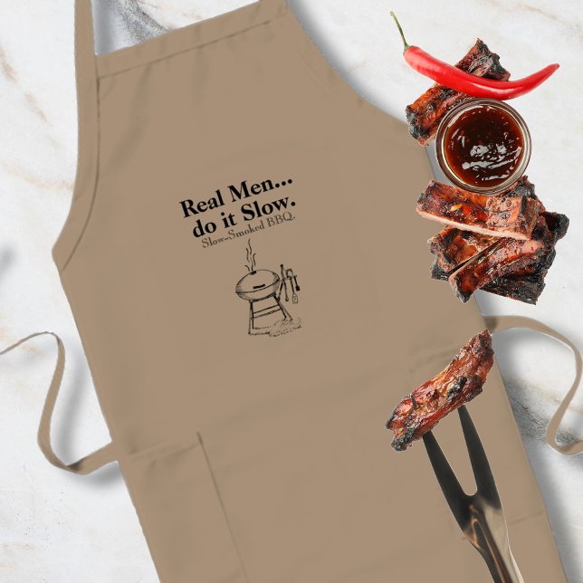 Tablier Long Les vrais hommes le font Lentement BBQ (Créateur téléchargé)