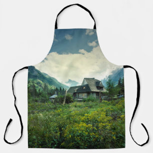 Tablier Maison en bois, paysage de montagne.