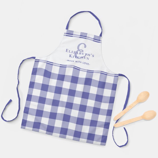 Tablier Périwinkle Kitchen Monogramme Nom En vichy Vérifie (Periwinkle Kitchen Monogram Name Gingham Check Apron)