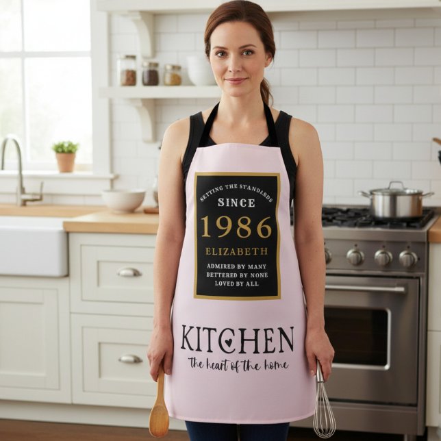 Tablier Personalized 40th Birthday Cook Chef Baker Pink (1985 birthday apron worn in kitchen)