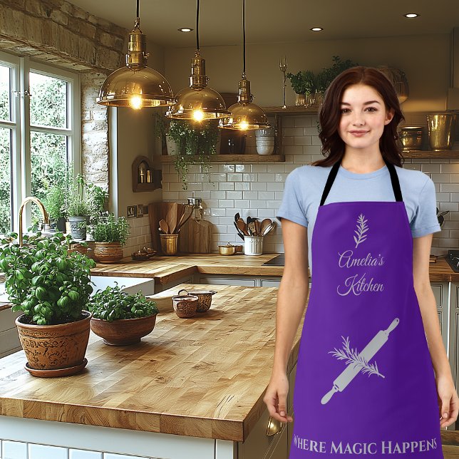 Tablier Purple Royal avec broche à rouleaux en argent doux (Créateur téléchargé)