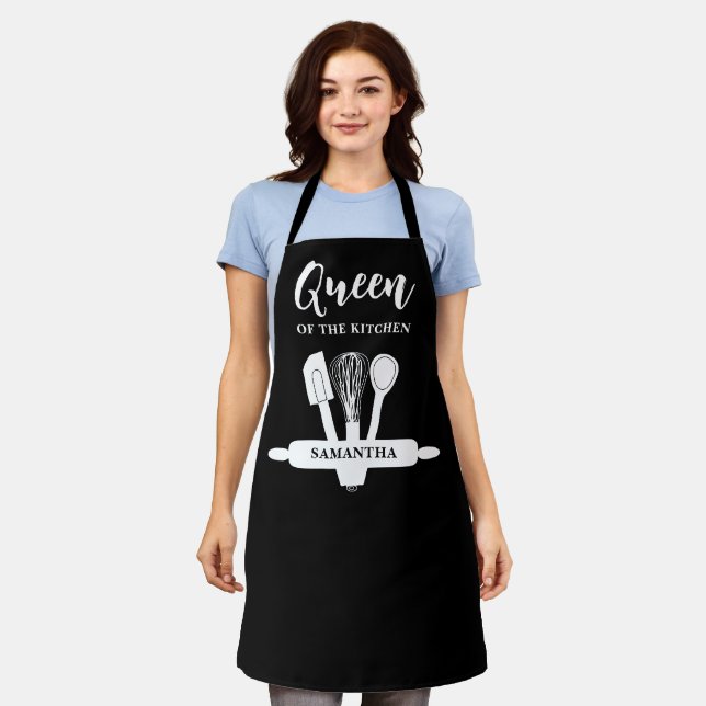Tablier Reine De La Cuisine Nom Personnalisé Noir Et Blanc (Porté)